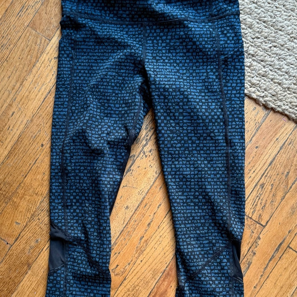 Lululemon Deep Breath Cropped Leggings Shatter Weaver Desert Teal Alberta Lake